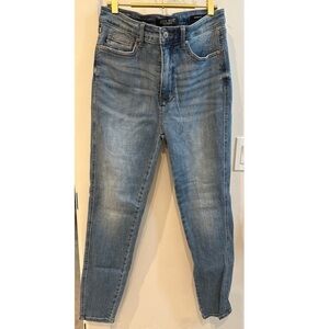 Judy Blue Jeans high rise tummy control vintage wash size 9 / 29 EUC